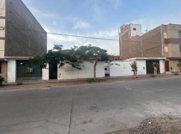 Vendo Casa en Ocasión Como Terreno en El Distrito de Santa Anita