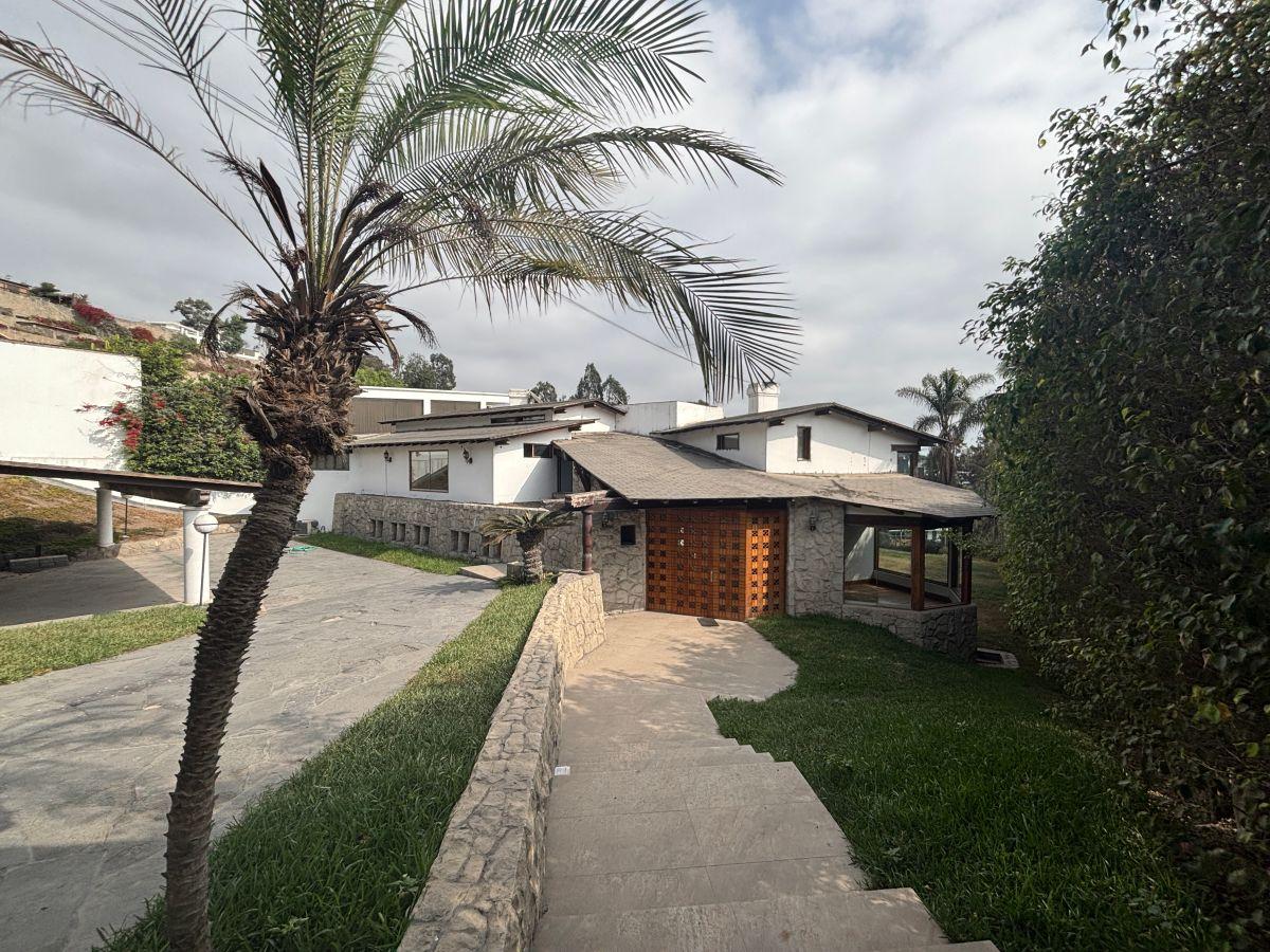 Exclusiva Residencia en Casuarinas con Vista Panorámica