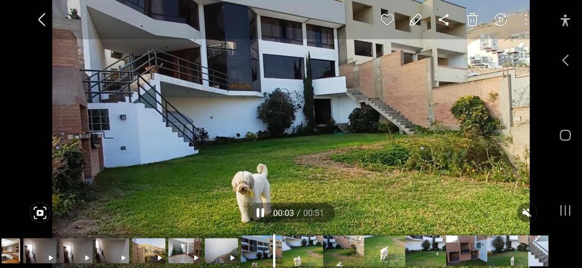 Vendo Bella Casa Vista a La Ciudad y Amplio Jardín en Las Casuarinas Sur Surco
