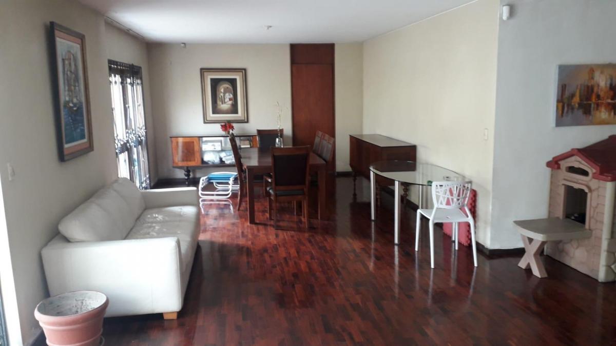 Vendo Linda Casa en Avenida Monterrico Chico 6, Chacarilla, Surco (Cruce con Av. Reynaldo Vivanco)
