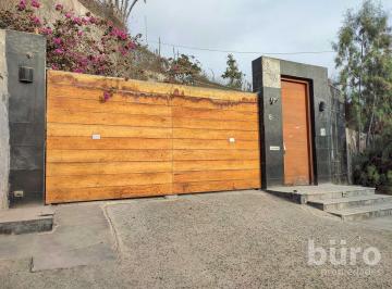Gran Casa de 6 Dorm en Venta en Exclusivo Condominio Casuarinas