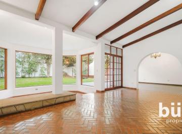 Casa con Amplio Terreno en Venta Frente Museo de Oro, Surco