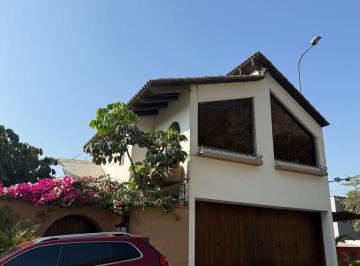 Vendo Casa en Surco con Piscina en Los Alamos