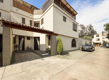 Casa en Venta/alquiler de 3 Pisos y 3 Dorm. en Surco