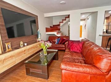 Venta de Casa de 4 Pisos – Santiago de Surco