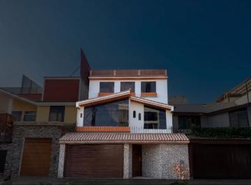 Casa en Venta en Surco Para Remodelar - a La Espalda de Parque Loma Amarilla