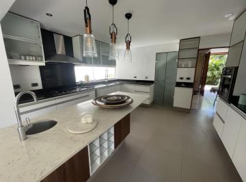 Casa en Condominio - Gran Jardín - Fundo Monterrico en Calle Cerrada - Surco