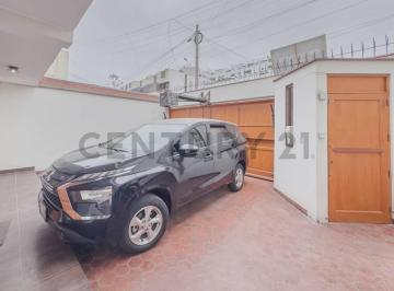 Se Vende Casa Uso Comercial o Residencial en Santiago de Surco