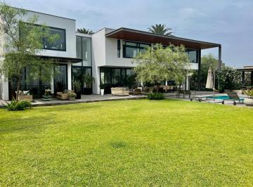 Preciosa Casa en Venta en Petirrojos Casuarinas