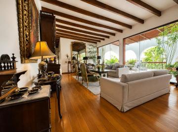 Dúplex Estilo Casa en Exclusivo Condominio | Cerros de Camacho