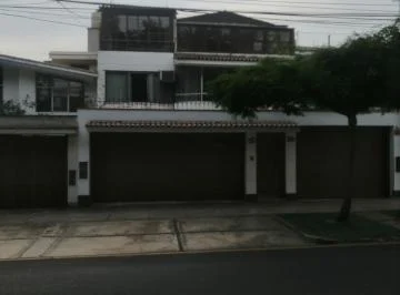 Casa Para Vivienda o Negocio Caminos del Inca Surco Cerca a Benavides