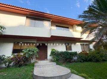 Venta de Casa en Monterrico - Surco