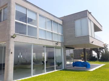 Espectacular Casa en Casuarinas