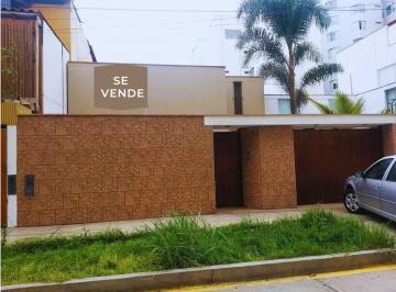 Casa de 300 m² con 3 Dormitorios y Jardín en Venta en Urb. Las Lilas