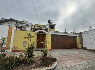 Se Vende Casa Como Terreno en Buena Zona a Remodelar