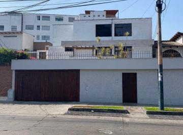 Vendo Casa Como Terreno de 425 m², Ca. Cayo Roca Zela, Mejor Zona de Surco