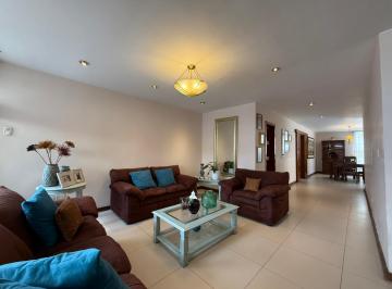 Vendo Casa Amplia en Surco, Limite con Miraflores