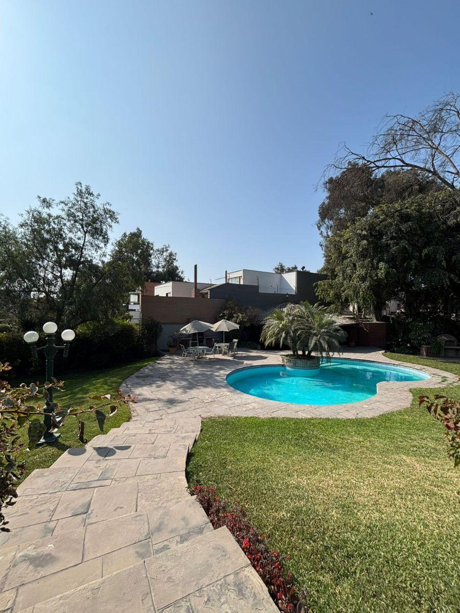 Venta Casa Como Terreno en Tres Marías, Santiago de Surco