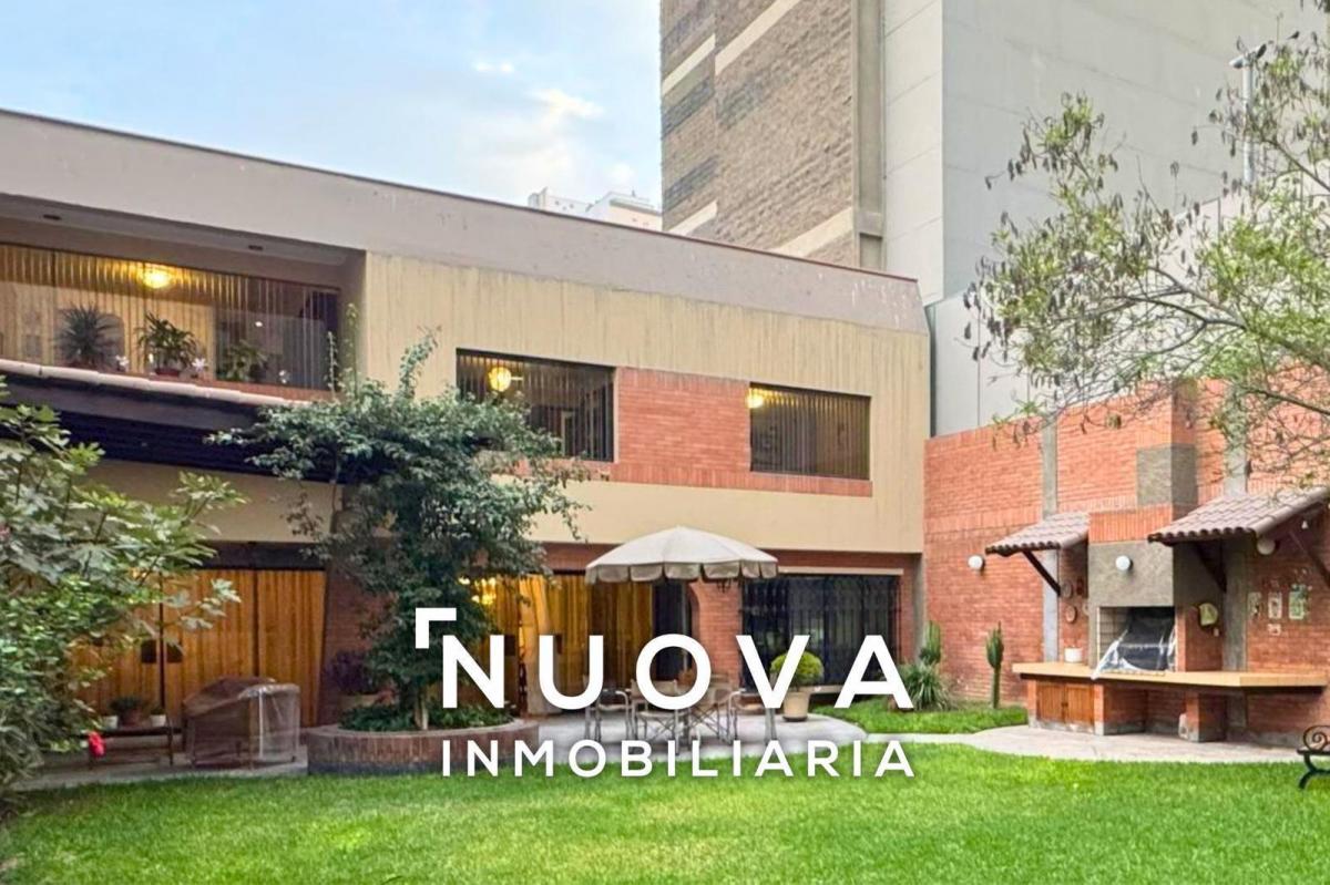 Venta de Casa Remodelada en Surco, Holguin