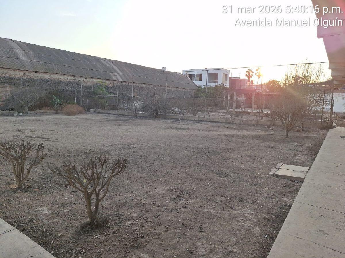 Vendo Casa Como Terreno 2, 175 m² en Av Manuel Olguin Surco