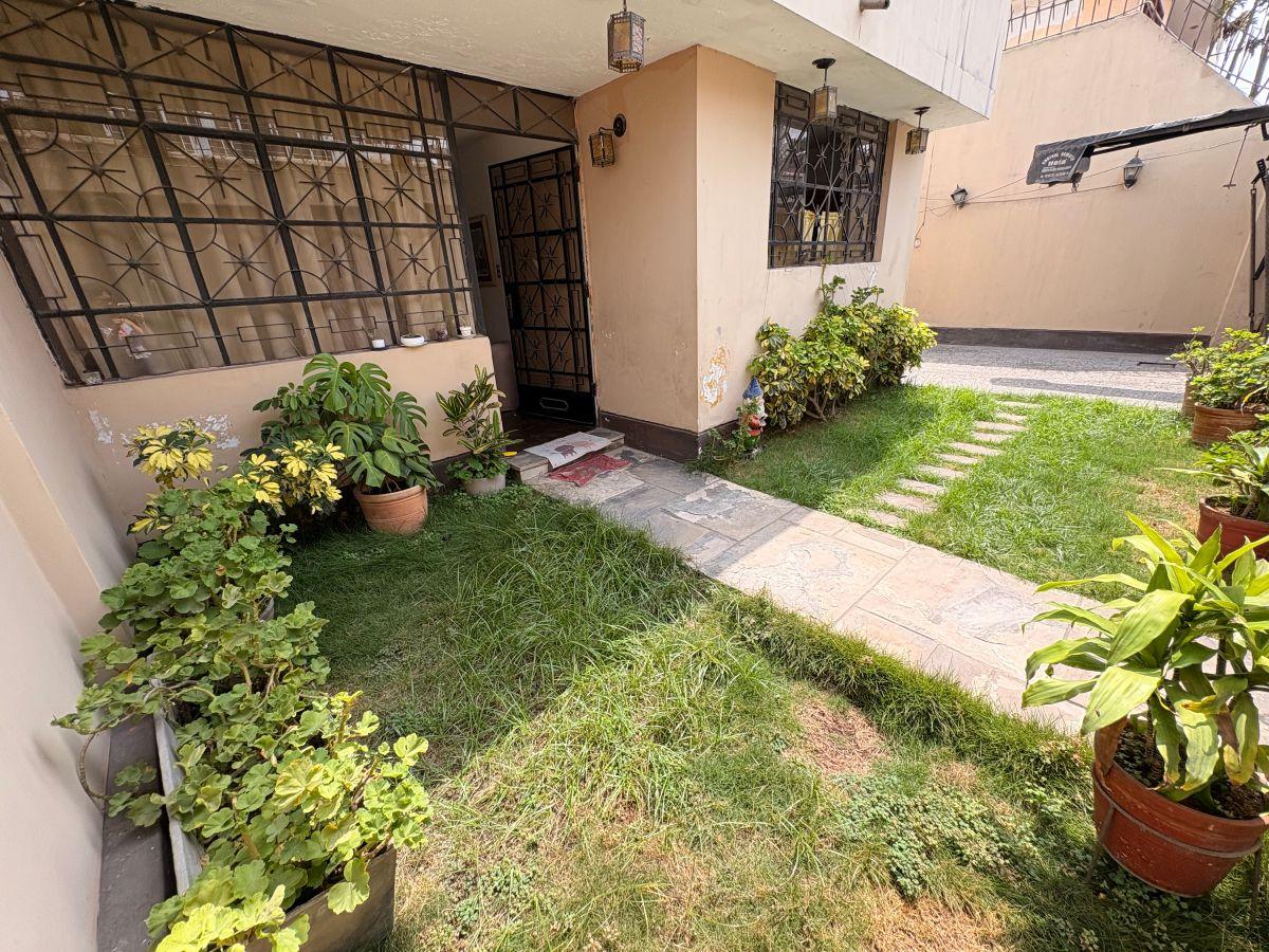Venta de Casa Como Terreno en Surco