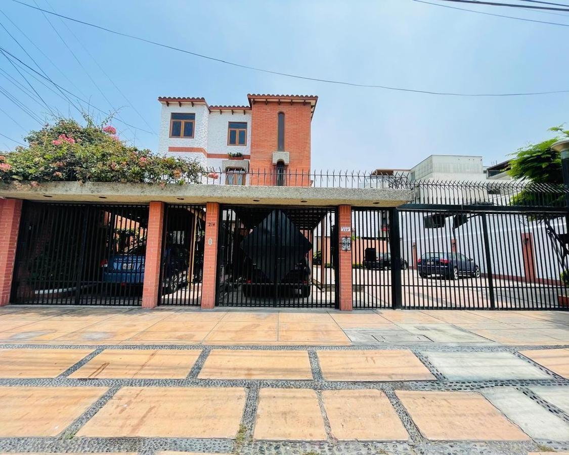 Casa en Urb. Santa Teresa de Monterrico Id: 3 5 2 2 6