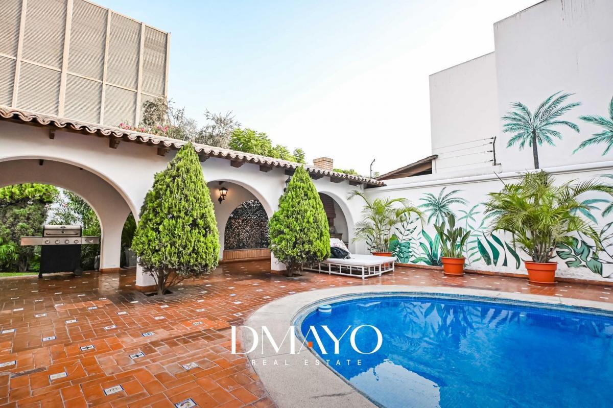 Exclusiva y Hermosa Casa en Urbanización Club Golf Los Incas - Surco, con Piscina y 5 Dormitorios