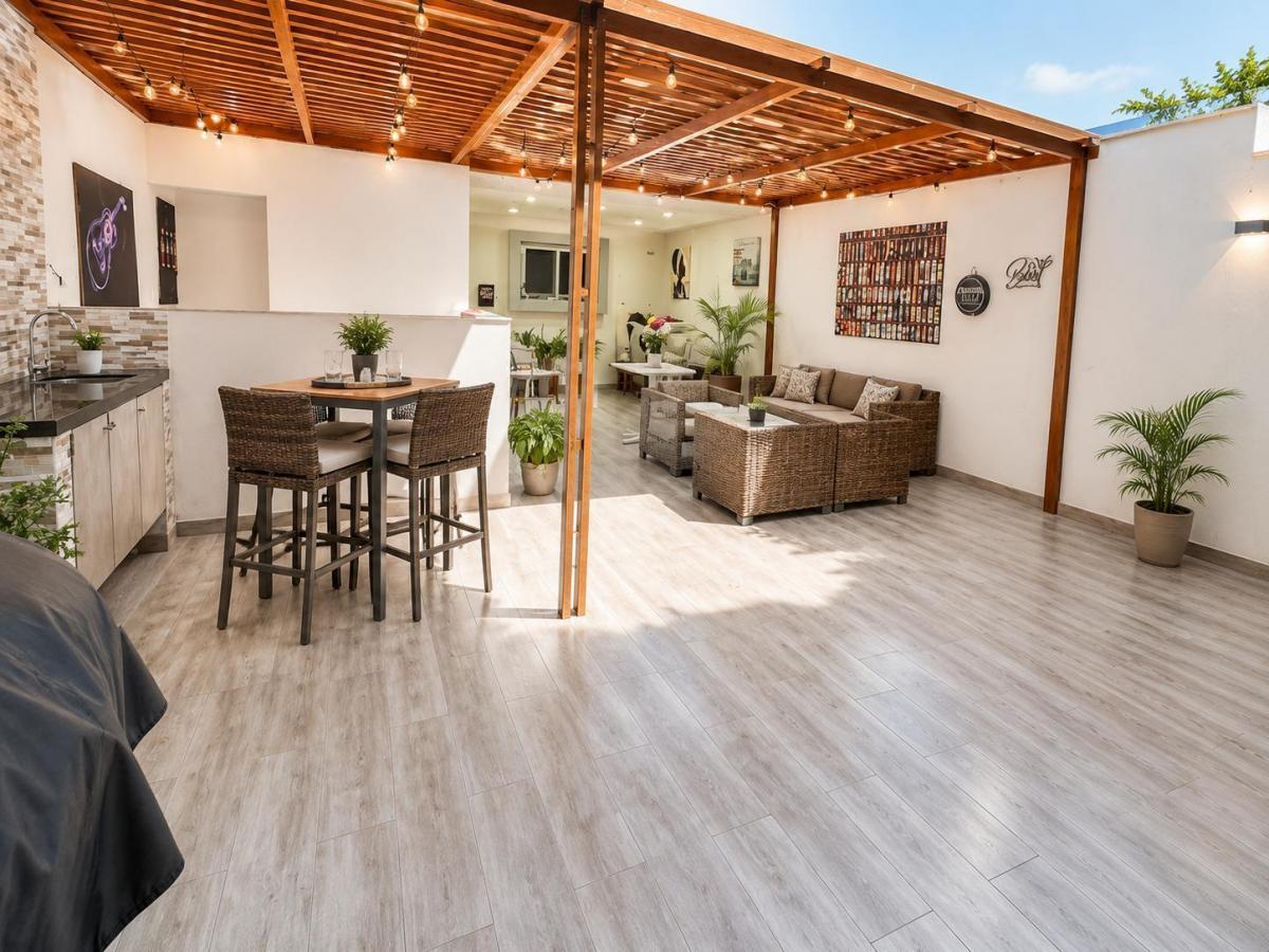 Casa en Condominio de 4 Niveles Cerca a El Polo, Upc y Esan