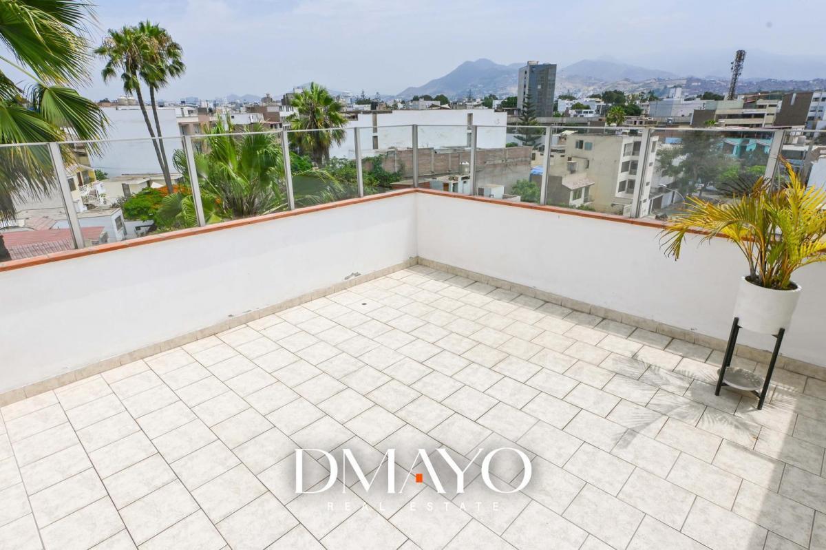 Venta Dúplex con Terraza Privada Tipo Casa, Piso 5 con Ascensor - 03 Dormitorios - 02 Cocheras (Lineal)