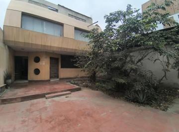 Venta Casa con Valor de Terreno, Calle Mantaro - Urb. El Molino