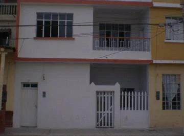 Casa en Av Tacna Tumbes Cerca Plaza de Armas y Municipalidad