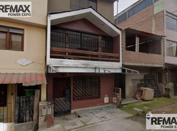 Venta de Casa 3 Pisos Villa El Salvador