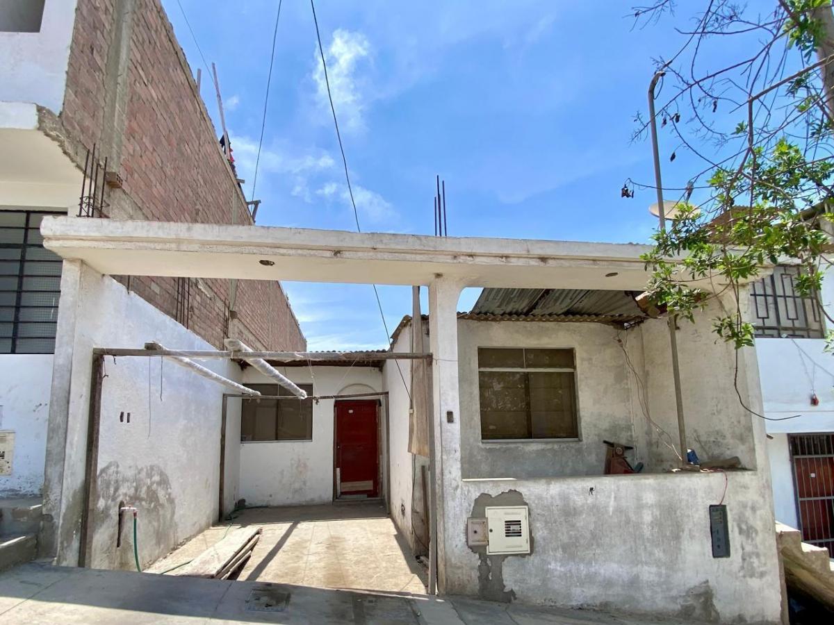 Casa Como Terreno en Villa El Salvador