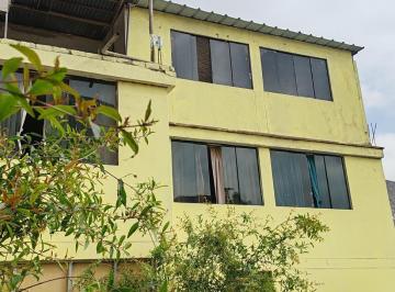 Se Vende Casa de Tres Pisos en Villa Maria del Triunfo Muy Buena Ubicacion