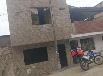 Venta de Casa de 2 Pisos en Villa Maria del Triunfo