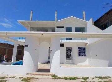 Se Vende Casa de Playa con Balcon Amplio y Vista Al Mar en Zorritos