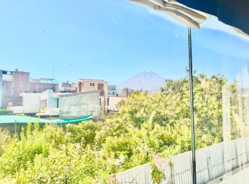 Departamento en alquiler en Cayma - 110 m², 3 dormitorios