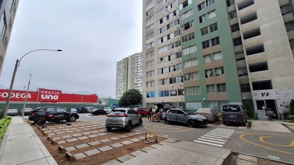 Lindo Depa Amoblado, Piso 14, 3 Dorm, 1 Baño, Al Lado de Hiperbodega Precio Uno