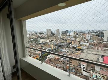 Venta de Departamento de 3 Dorm, Cochera y Balcón Bien Ubicado