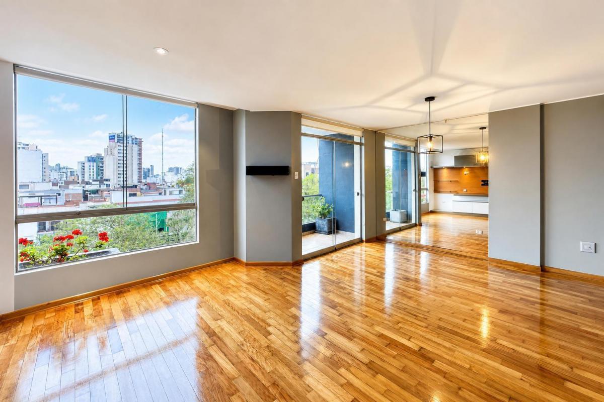 ¡Vive en un Exclusivo Departamento Tríplex con Vista a Parque en Magdalena del Mar!