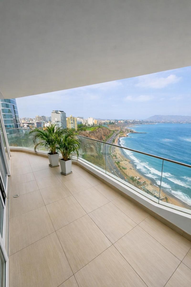 Exclusivo Duplex Malecon de La Reserva con Linda Vista Al Mar