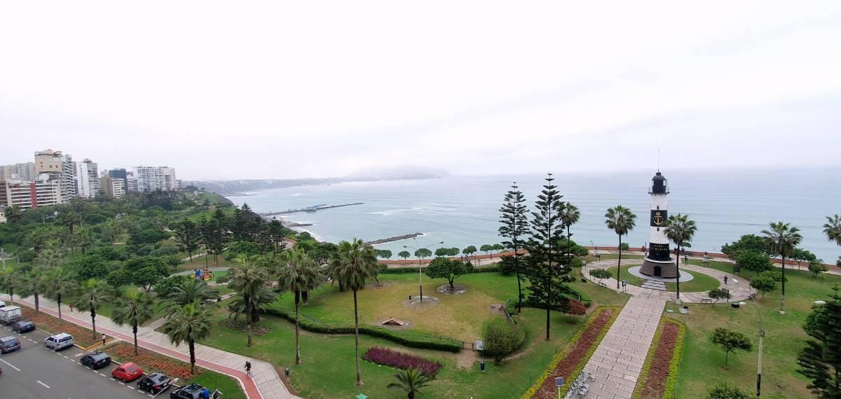 Alquilo Departamento de 190 m² a $2, 300 Frente Al Faro, Miraflores