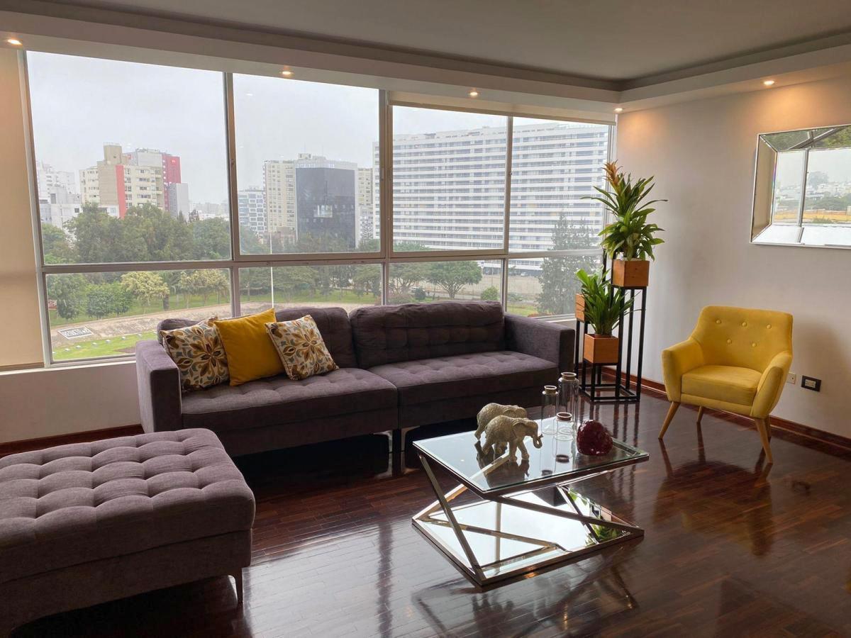 Alquilo Amplio Departamento de 200 m² Frente Al Parque Reducto