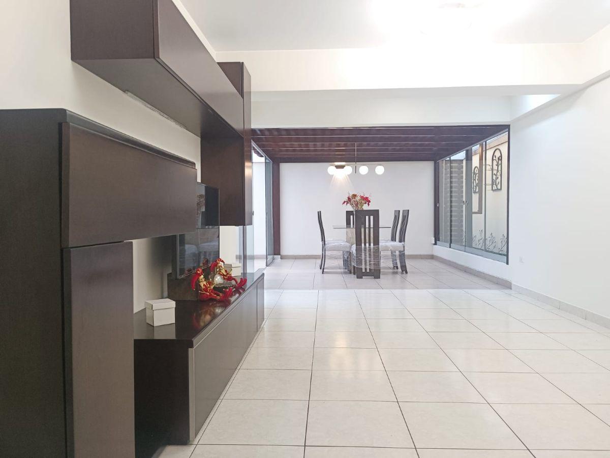 Alquiler de Departamento Grande, Primer Piso Miraflores