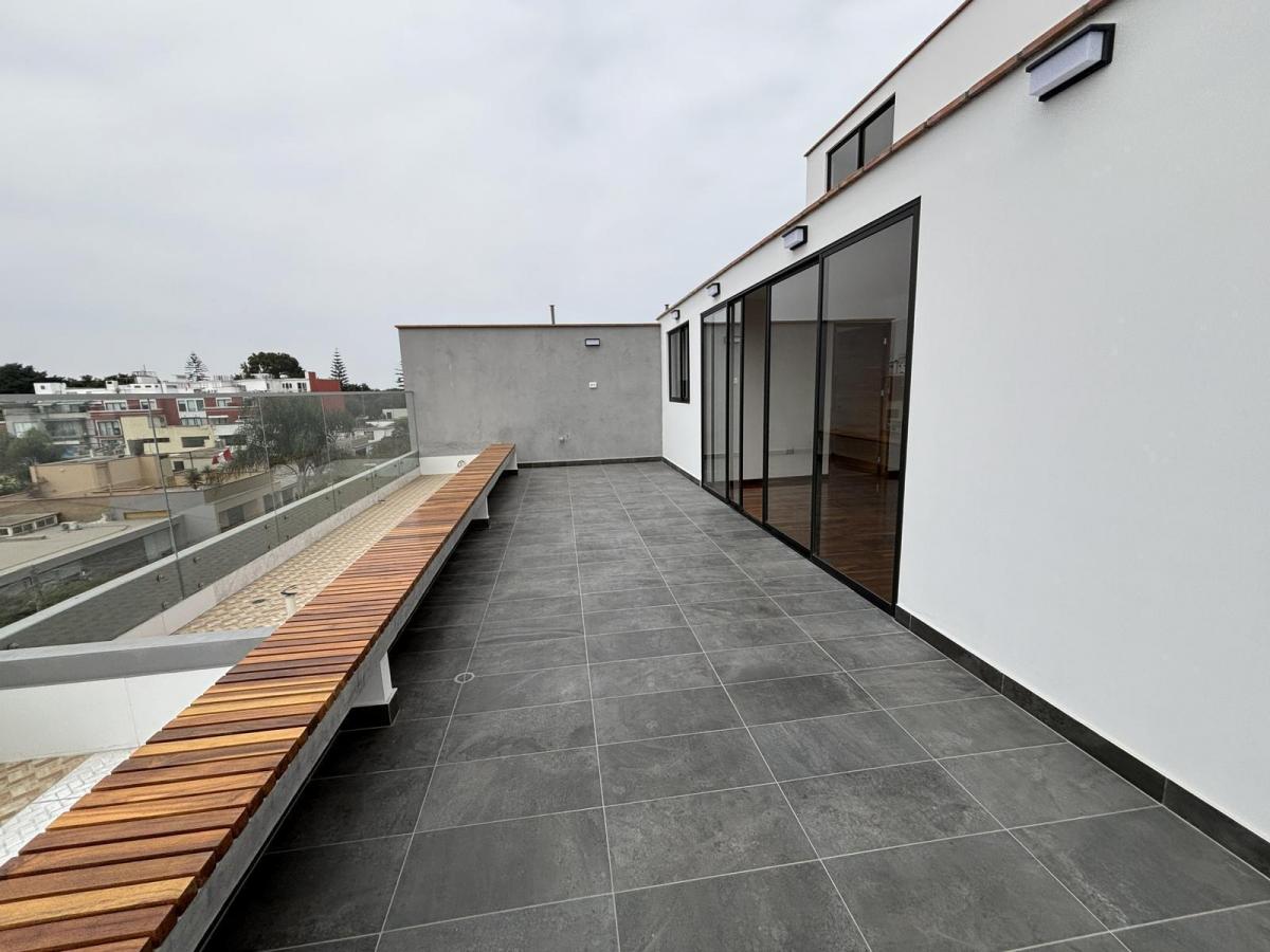 Duplex de Estreno, 5 Dormitorios, 2 Estacionamientos, Acabados de Lujo