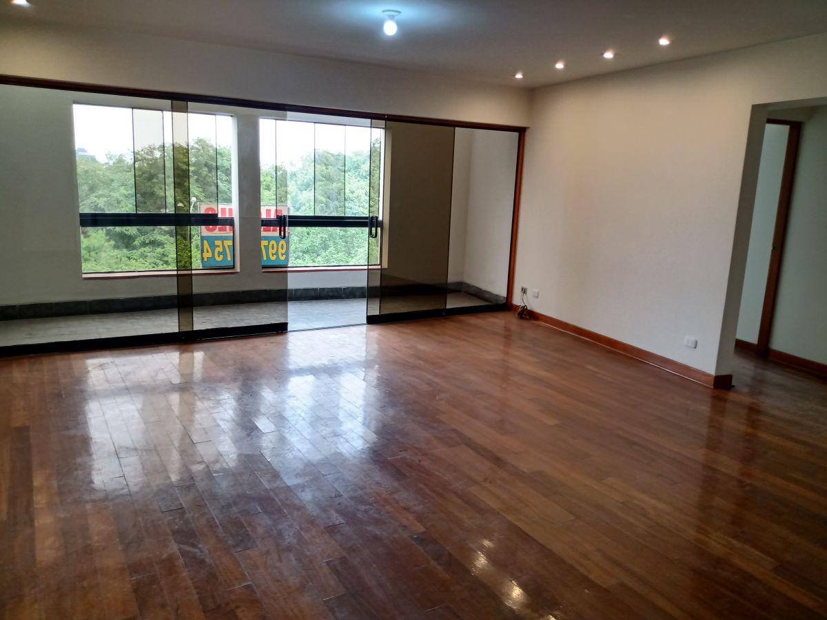 *amplio Flat de Tres Dormitorios con Buena Vista Hacia Full Áreas Verdes* (4to Piso Sin Ascensor)