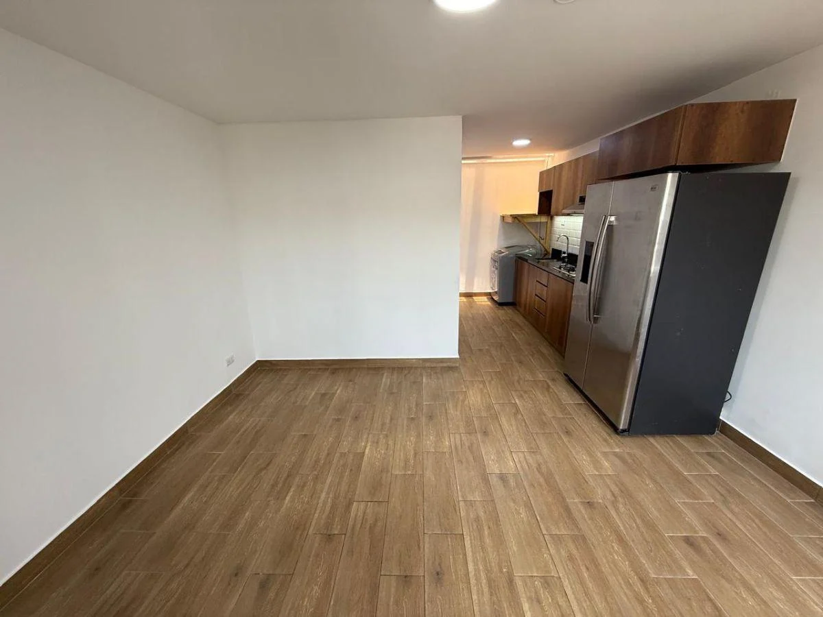 Departamento de 2d, 2do Piso en San Borja, Edificio de Pocos Departamentos. Disponible 26.08