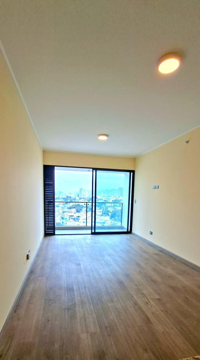 ¡Vive en San Isidro! Alquiler de Moderno Departamento de 66 m² con Balcón, Piscina y Cochera