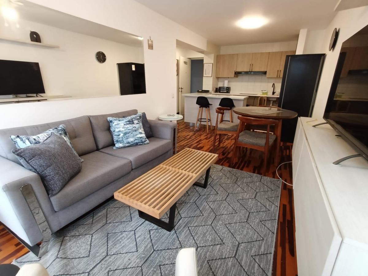 Alquiler de Exclusivo y Moderno Departamento Full Amoblado en La Av. Camino Real de San Isidro