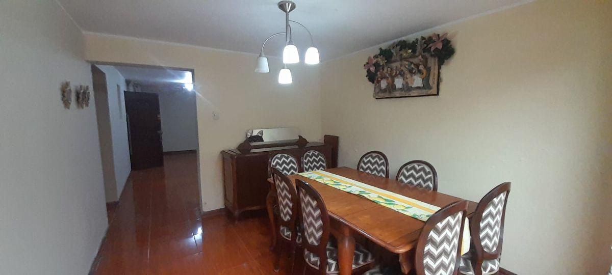 Alquilo Amplio Departamento de 110 m² en 1er Piso con Patio Privado